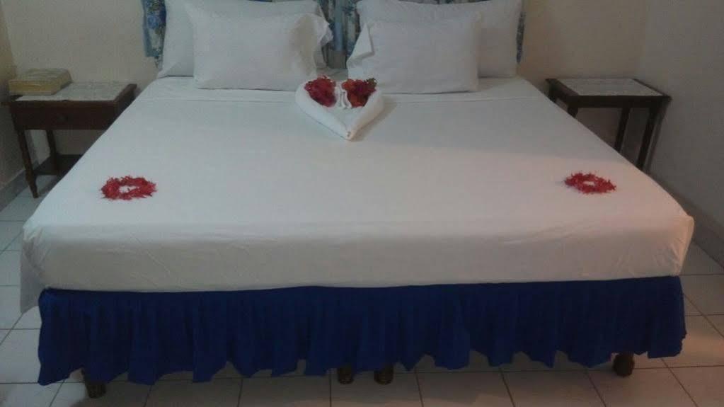 מונטגו ביי Palm Bay Guest House & Restaurant מראה חיצוני תמונה