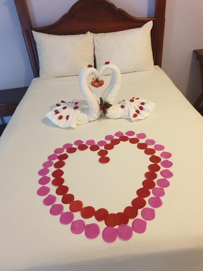 מונטגו ביי Palm Bay Guest House & Restaurant מראה חיצוני תמונה