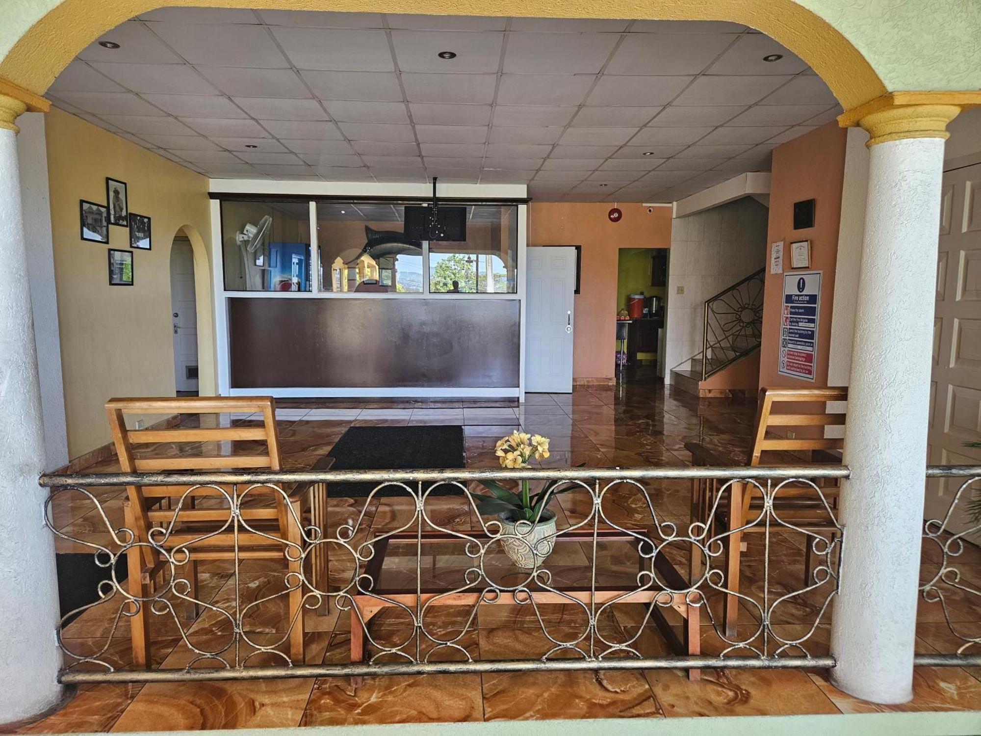 מונטגו ביי Palm Bay Guest House & Restaurant מראה חיצוני תמונה