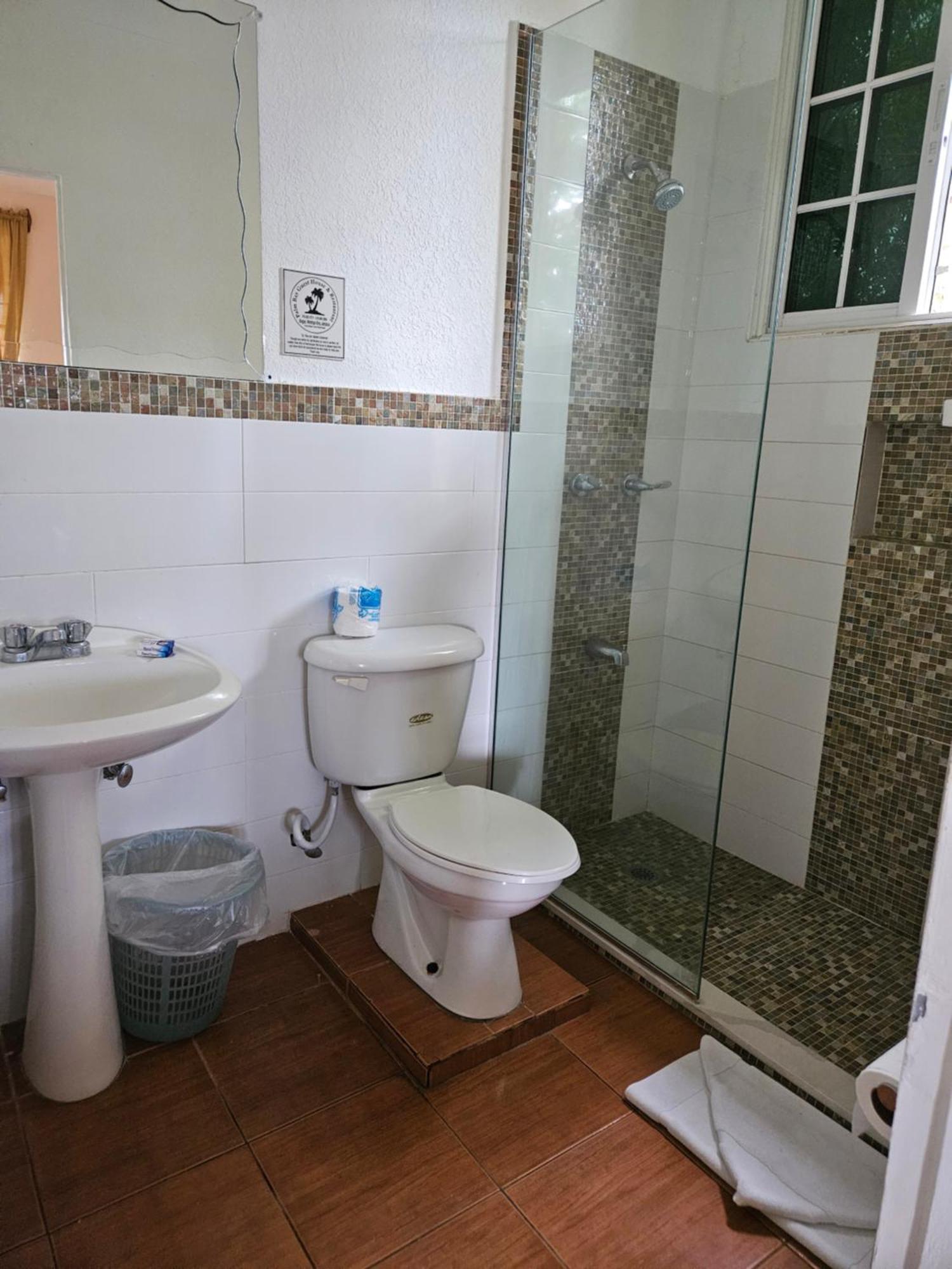 מונטגו ביי Palm Bay Guest House & Restaurant מראה חיצוני תמונה