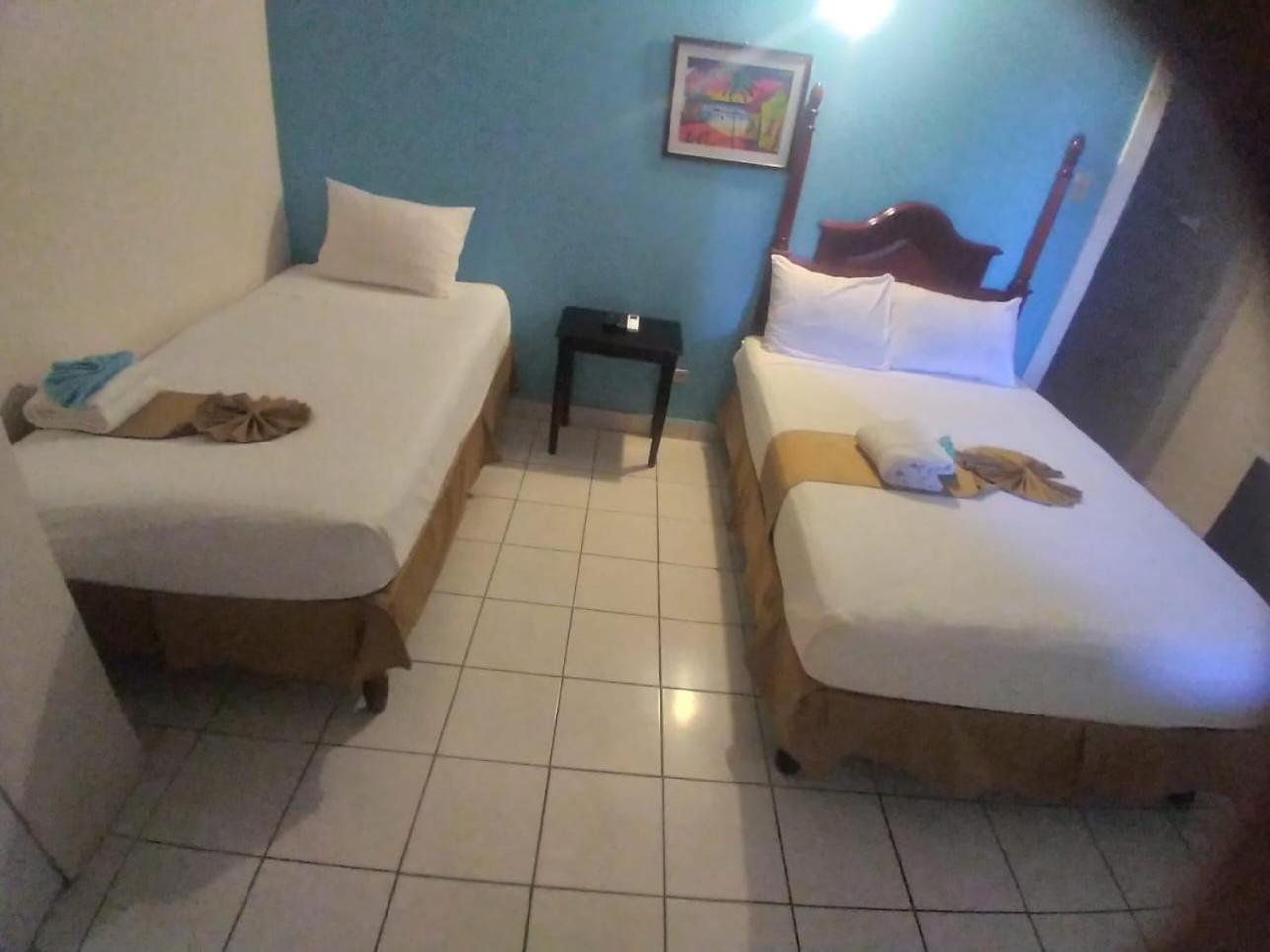מונטגו ביי Palm Bay Guest House & Restaurant מראה חיצוני תמונה
