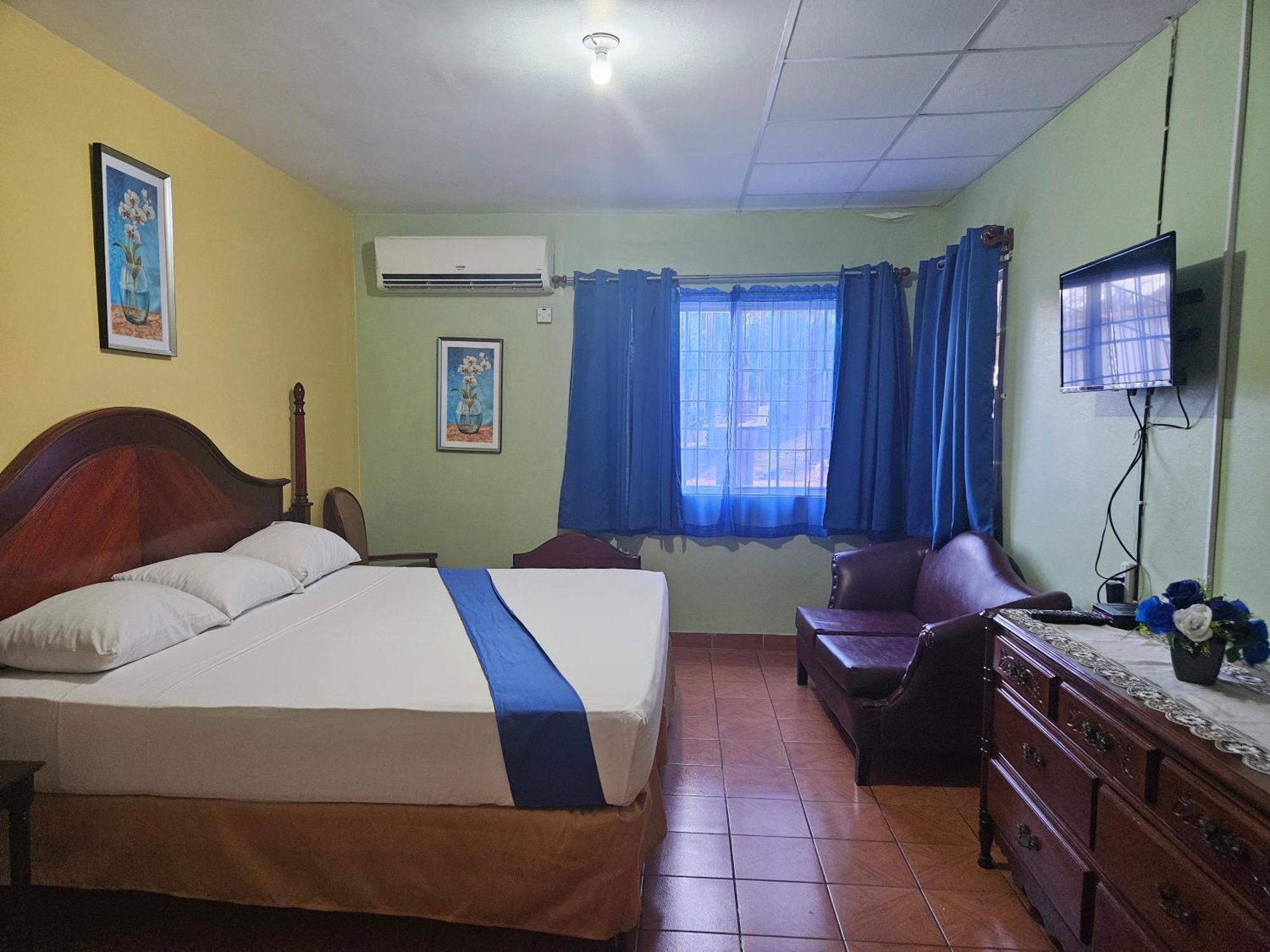 מונטגו ביי Palm Bay Guest House & Restaurant מראה חיצוני תמונה