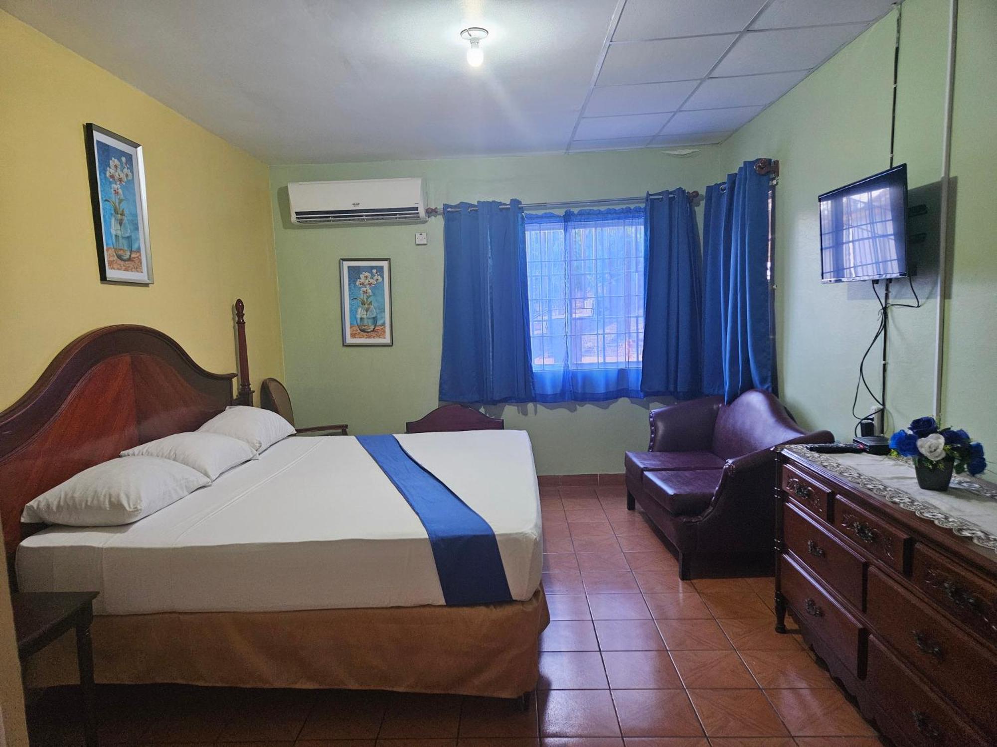 מונטגו ביי Palm Bay Guest House & Restaurant מראה חיצוני תמונה