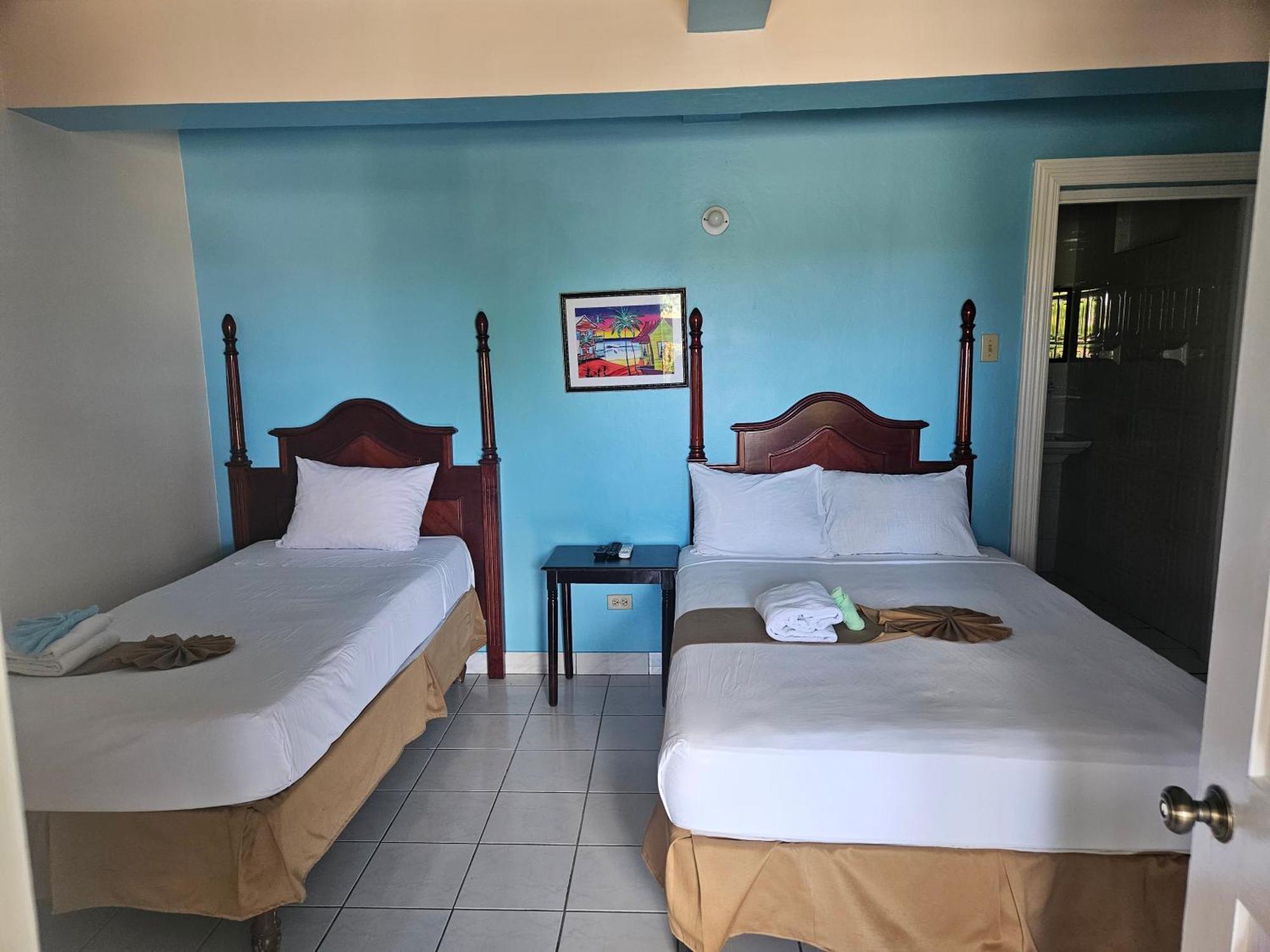 מונטגו ביי Palm Bay Guest House & Restaurant מראה חיצוני תמונה