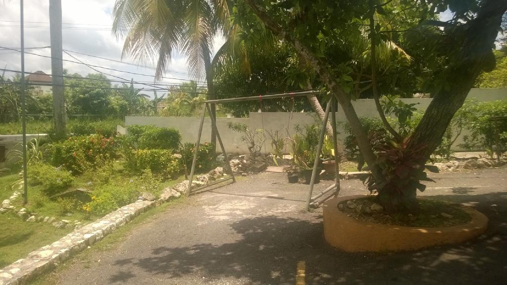 מונטגו ביי Palm Bay Guest House & Restaurant מראה חיצוני תמונה
