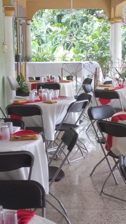 מונטגו ביי Palm Bay Guest House & Restaurant מראה חיצוני תמונה