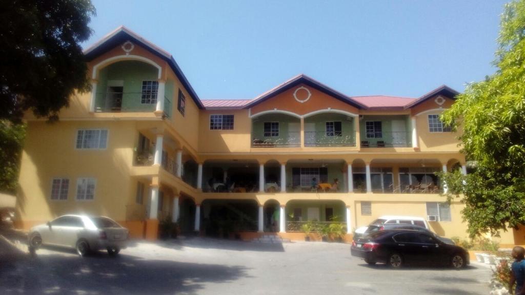 מונטגו ביי Palm Bay Guest House & Restaurant מראה חיצוני תמונה