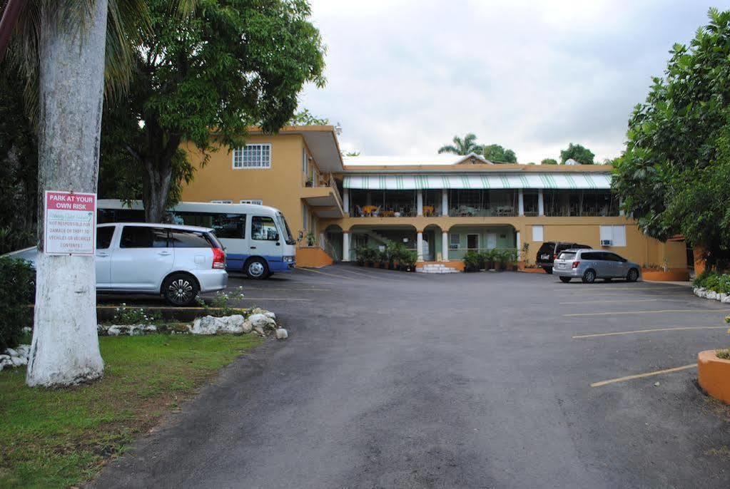 מונטגו ביי Palm Bay Guest House & Restaurant מראה חיצוני תמונה